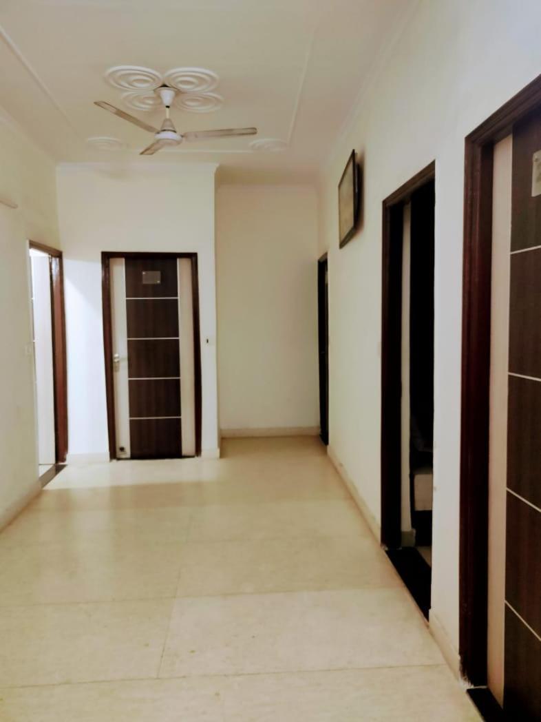 Hotel Diamond New Delhi Bagian luar foto